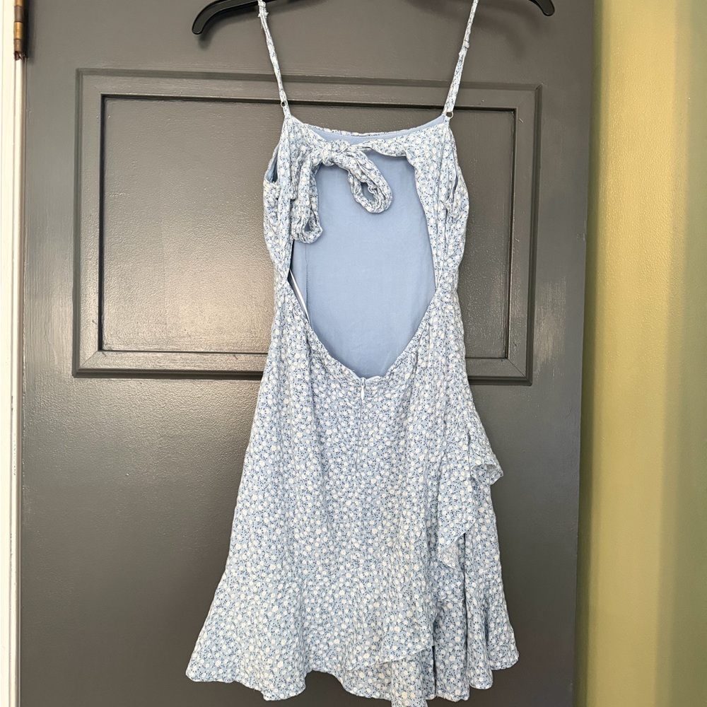 Princess Polly GrasbyFloral Blue Spaghetti Strap Dress size 6 - Picture 4 of 5
